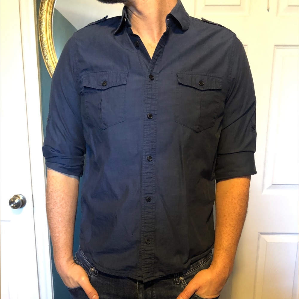 H&M men's casual blue button down shirt (M)